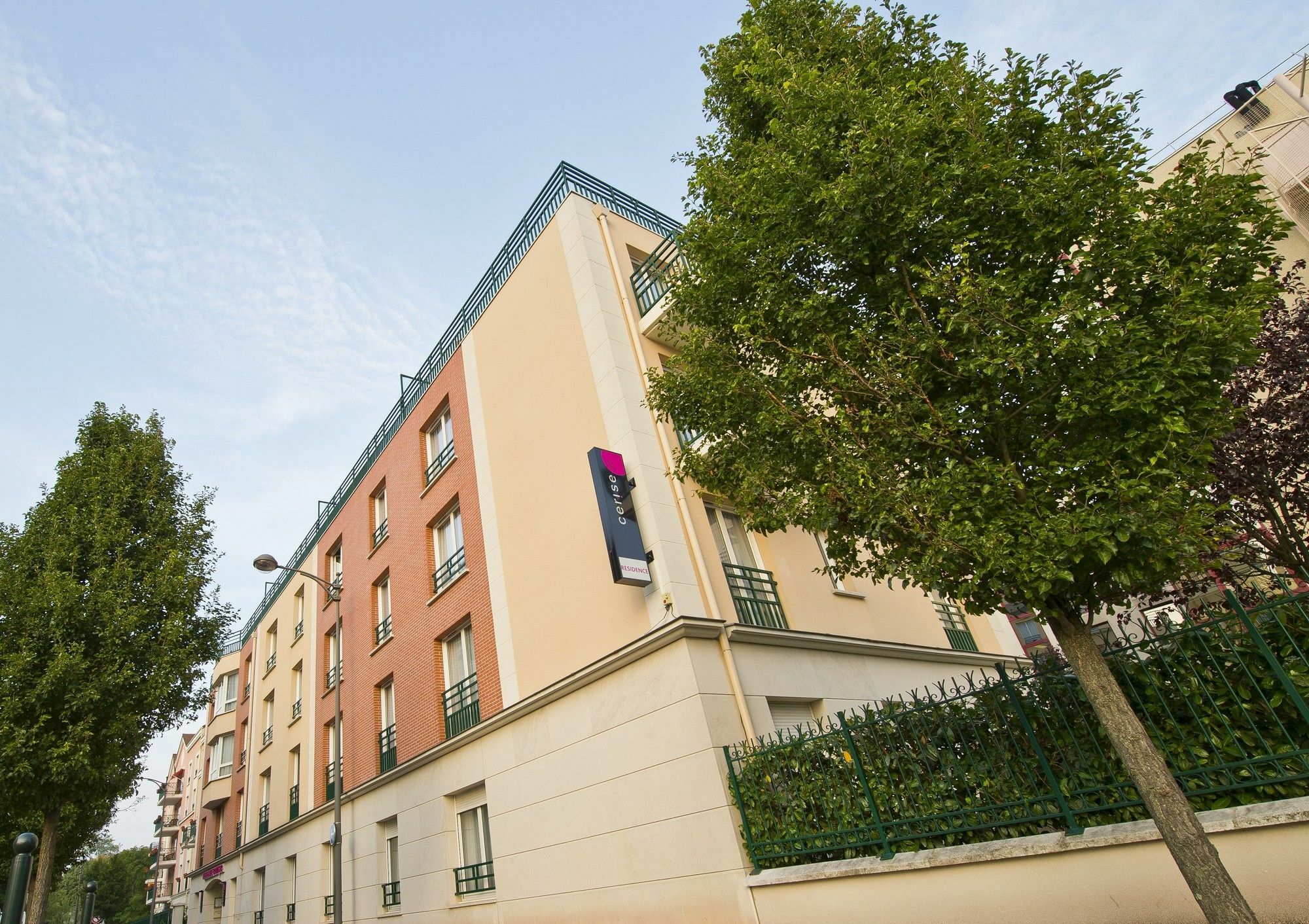Hotel Cerise シャトゥー エクステリア 写真